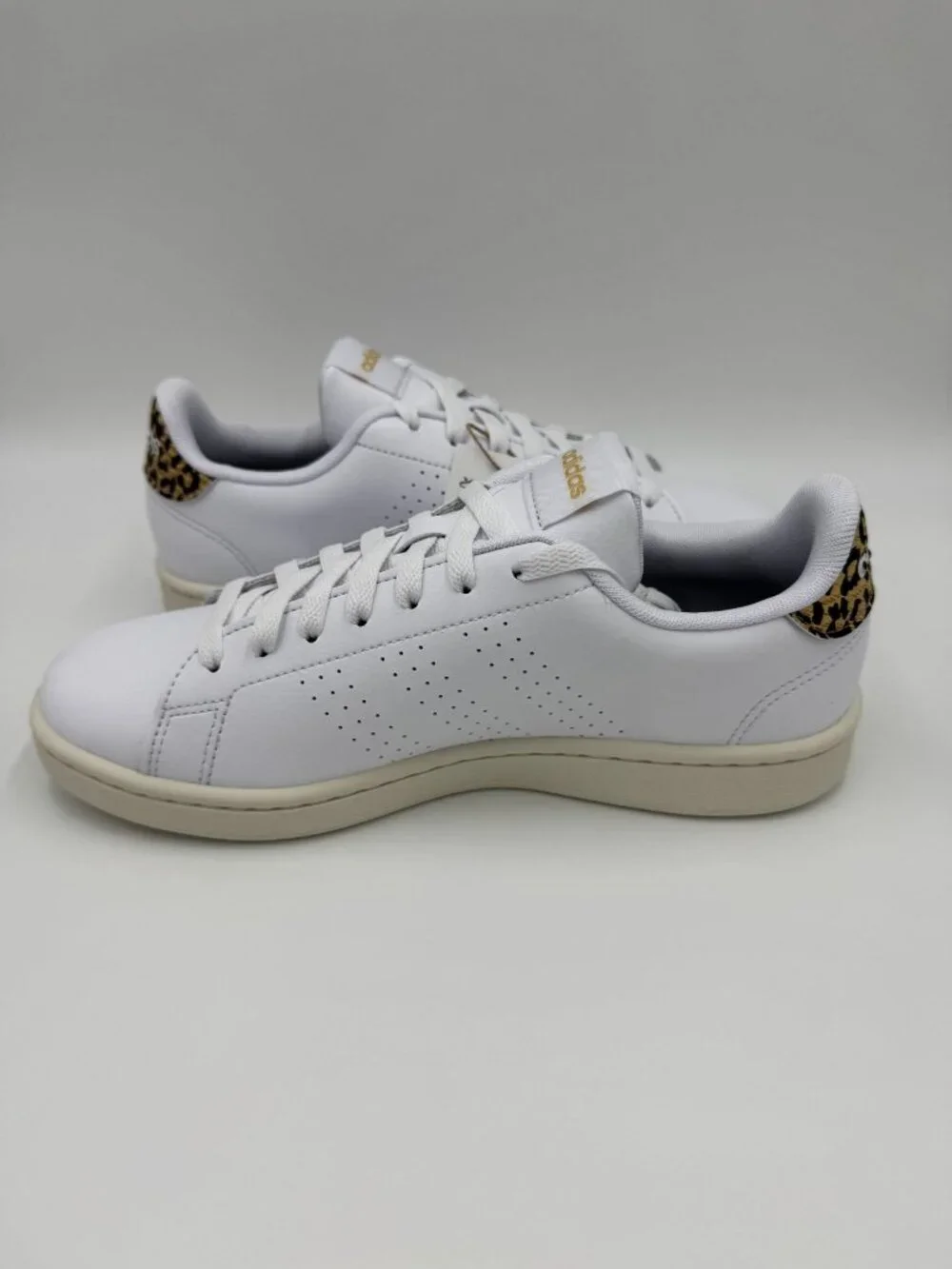 adidas Advantage White Women's Shoes - Picture 2 of 8